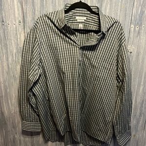 Van Heusen Brand Regular Fit Long Sleeve Dress Shirt - (pre-owned)